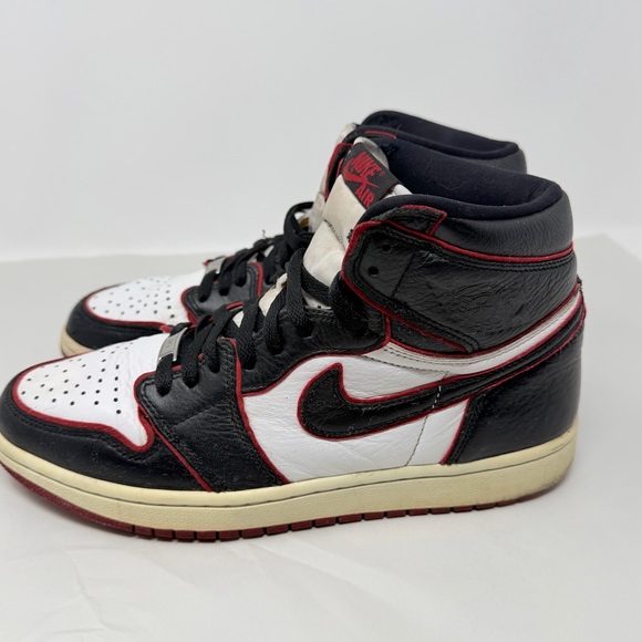 Size 9.5 - Jordan 1 Retro High Bloodline 2019 / 555088-062 - Picture 7 of 16